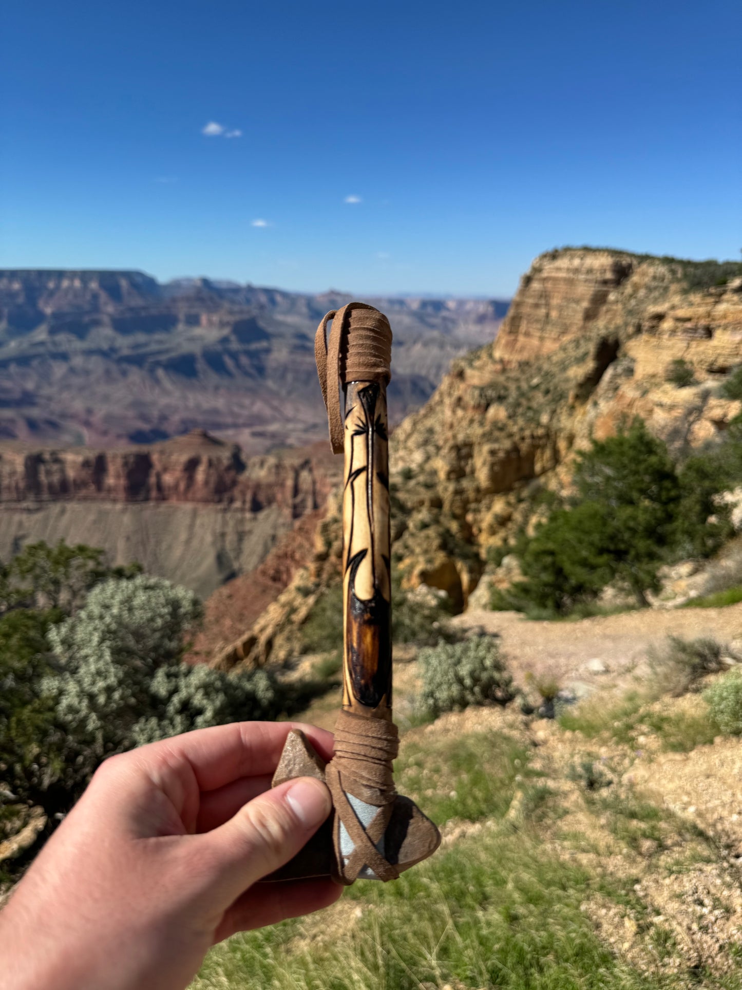 Tomahawk Navajo provenant de Cameron en Arizona (24 cm)