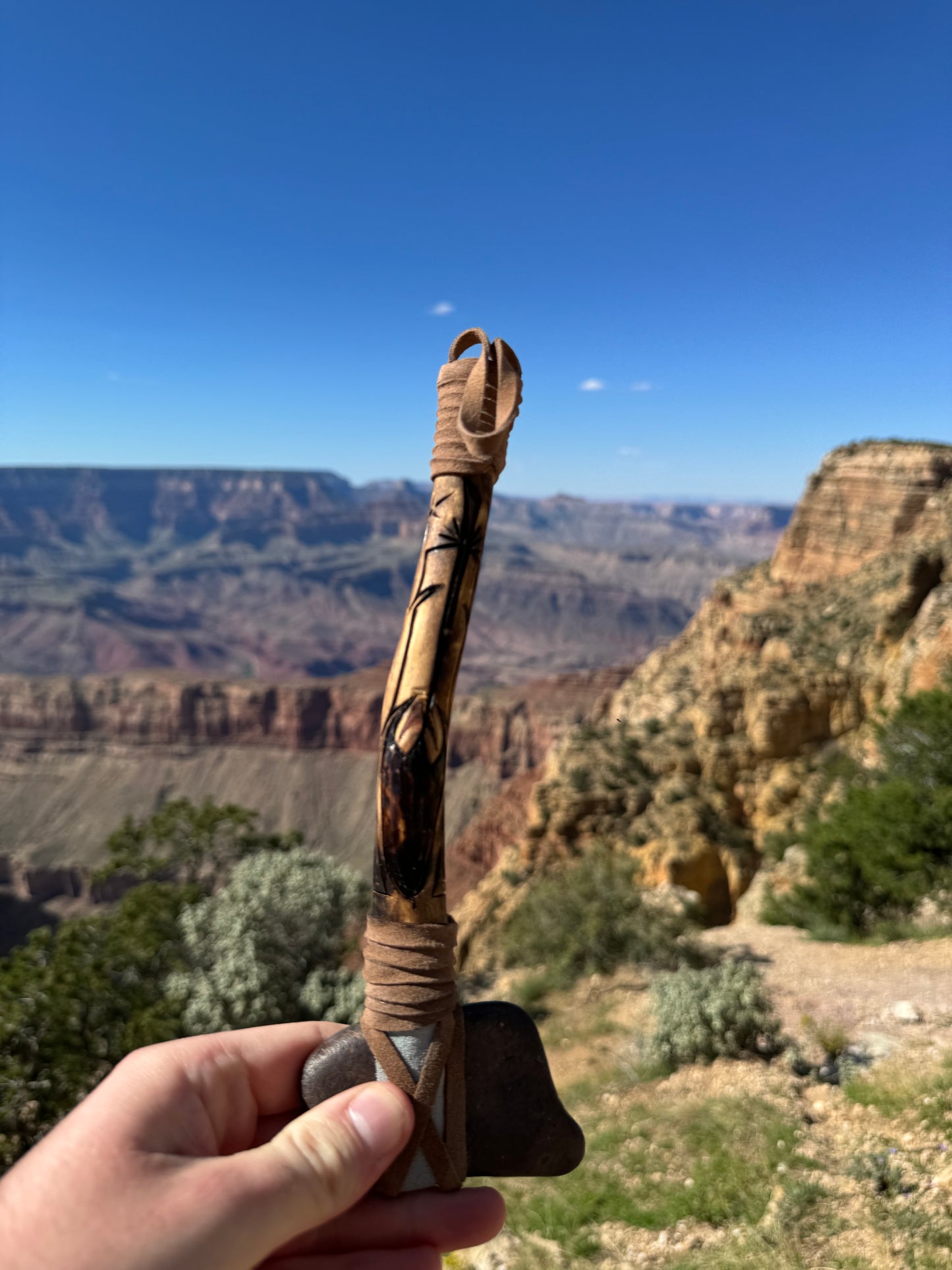 Tomahawk Navajo provenant de Cameron en Arizona (24 cm)