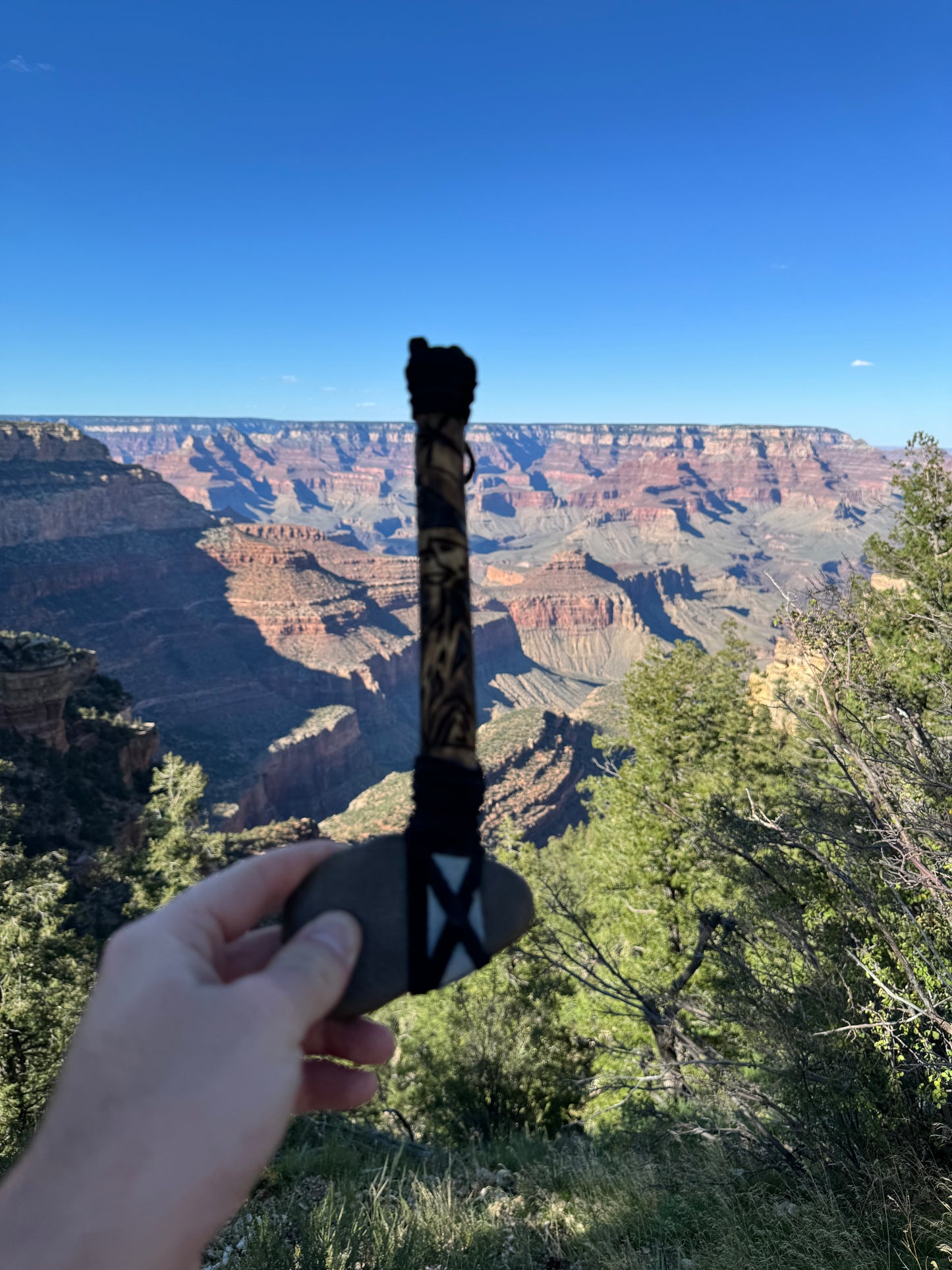 Tomahawk Navajo provenant de Cameron en Arizona (25 cm)