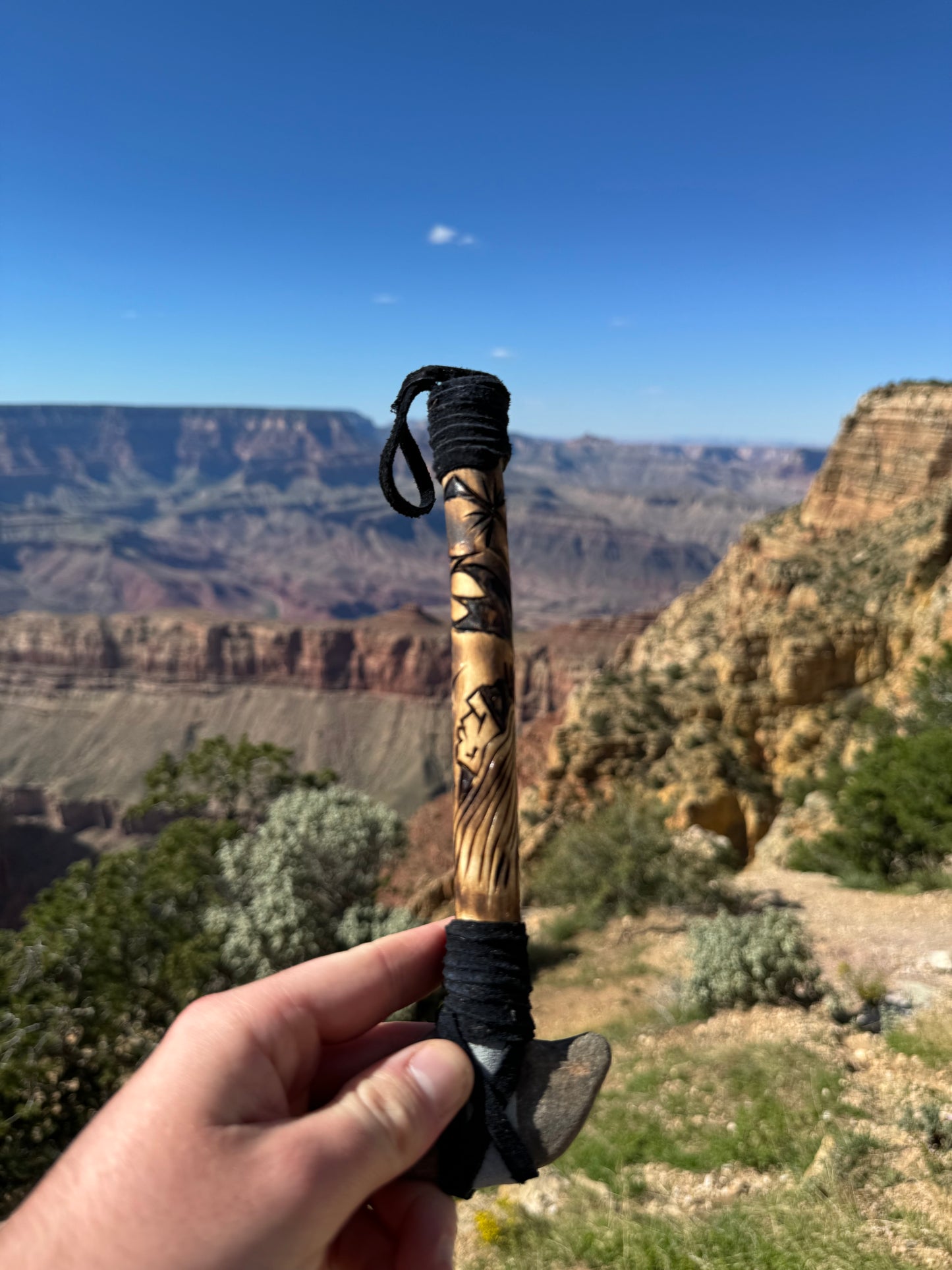 Tomahawk Navajo provenant de Cameron en Arizona (23 cm)