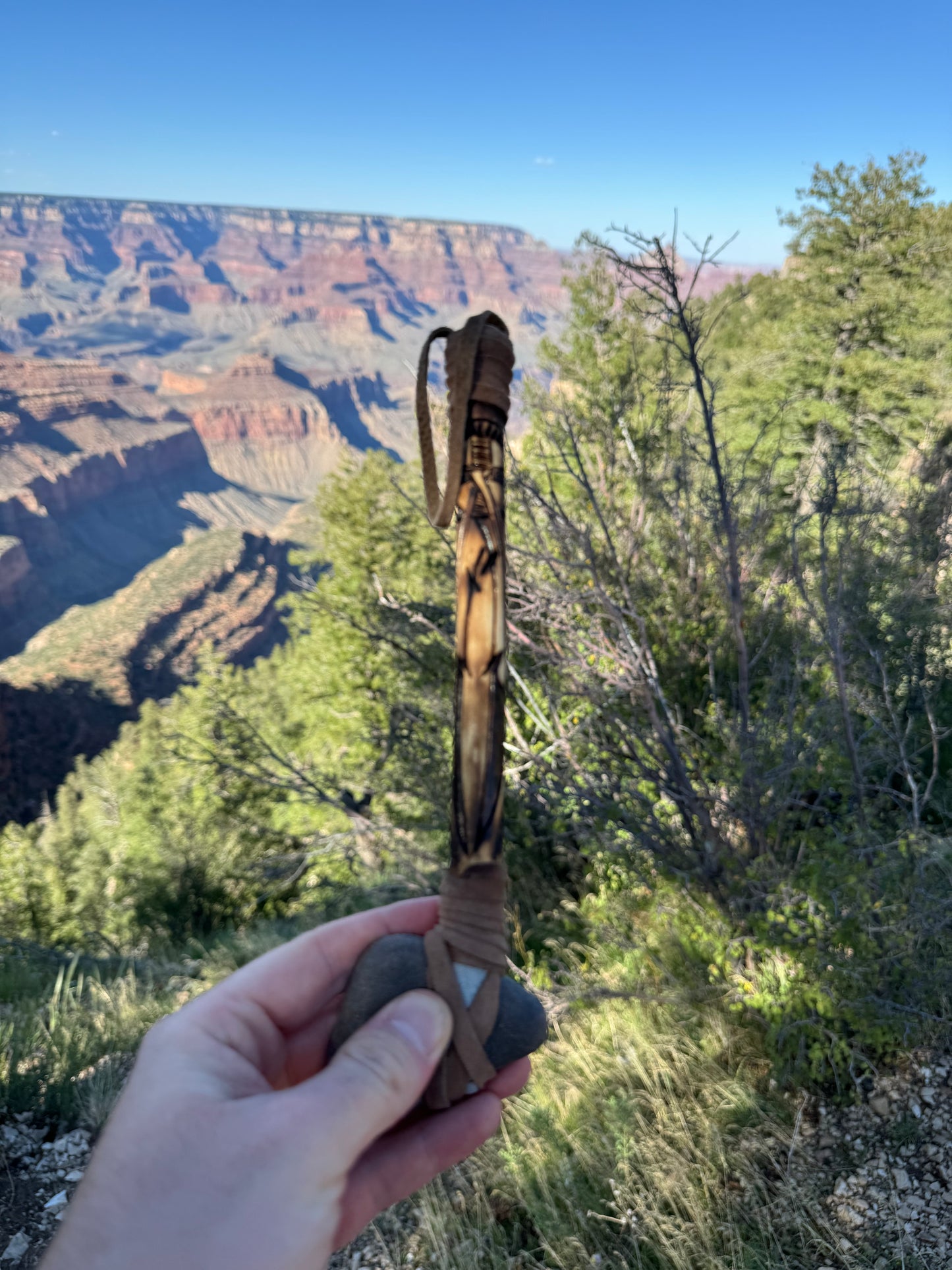 Tomahawk Navajo provenant de Cameron en Arizona (25 cm)