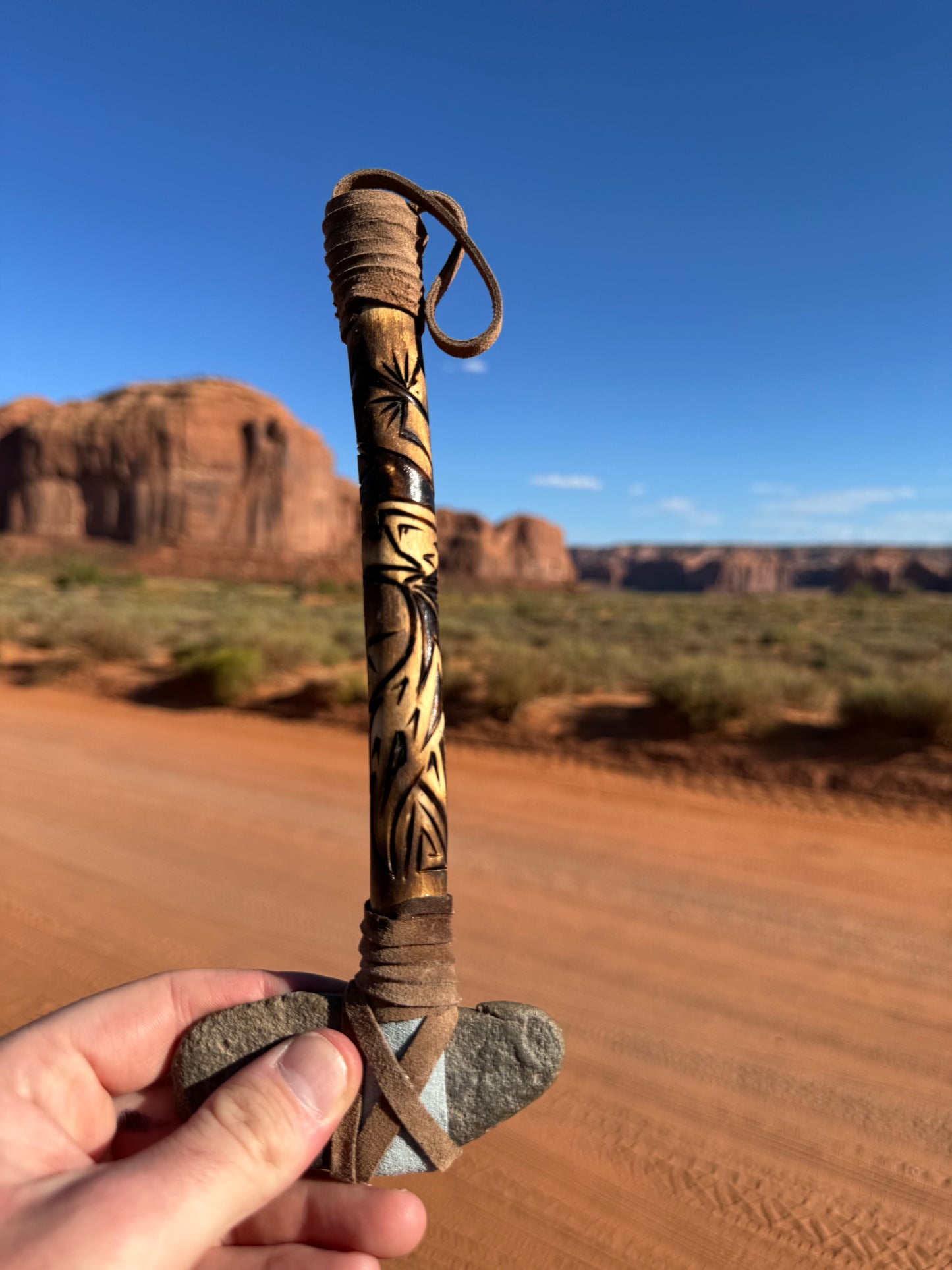 Tomahawk Navajo provenant de Cameron en Arizona (23 cm)
