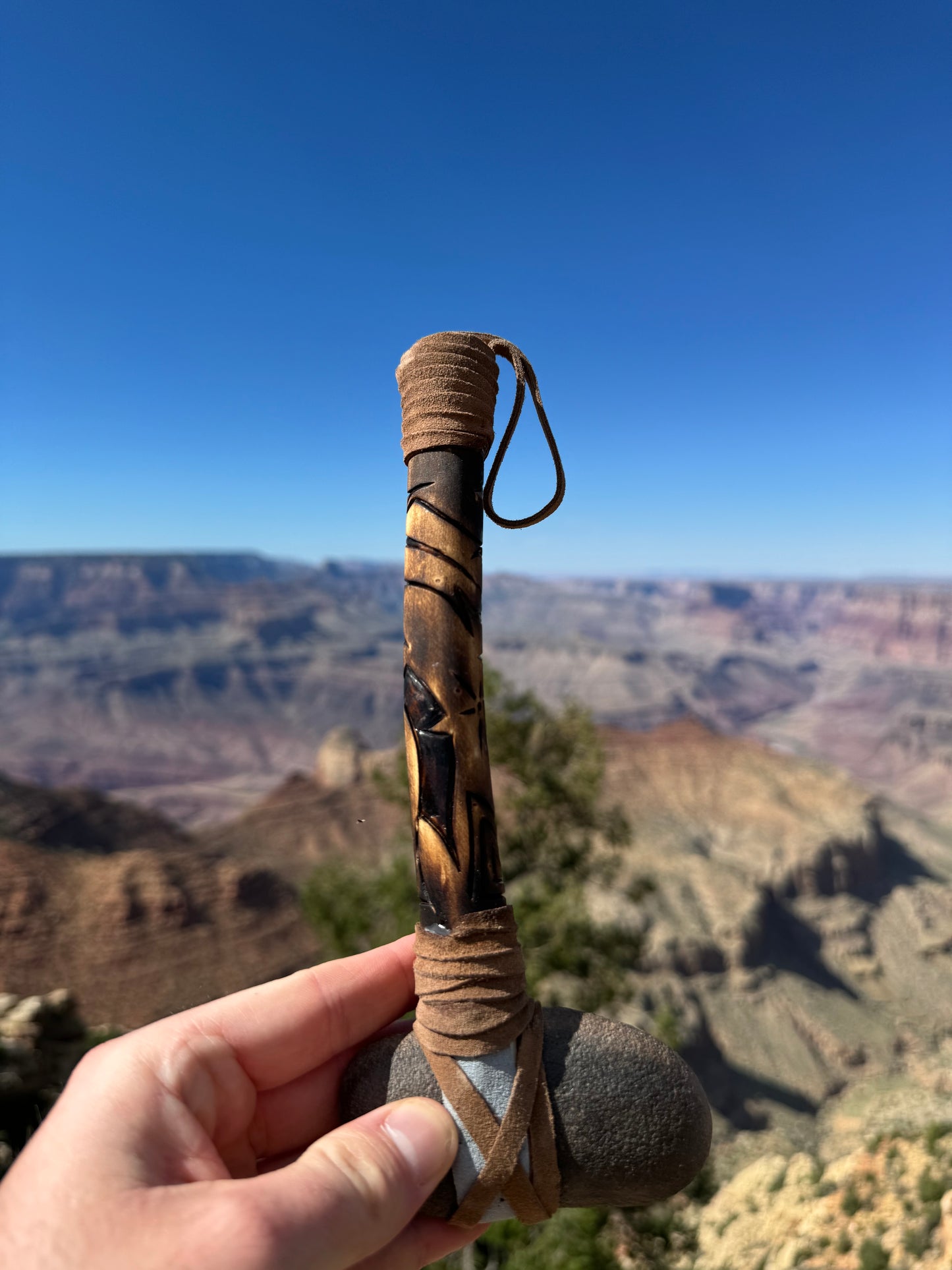 Tomahawk Navajo provenant de Cameron en Arizona (22 cm)