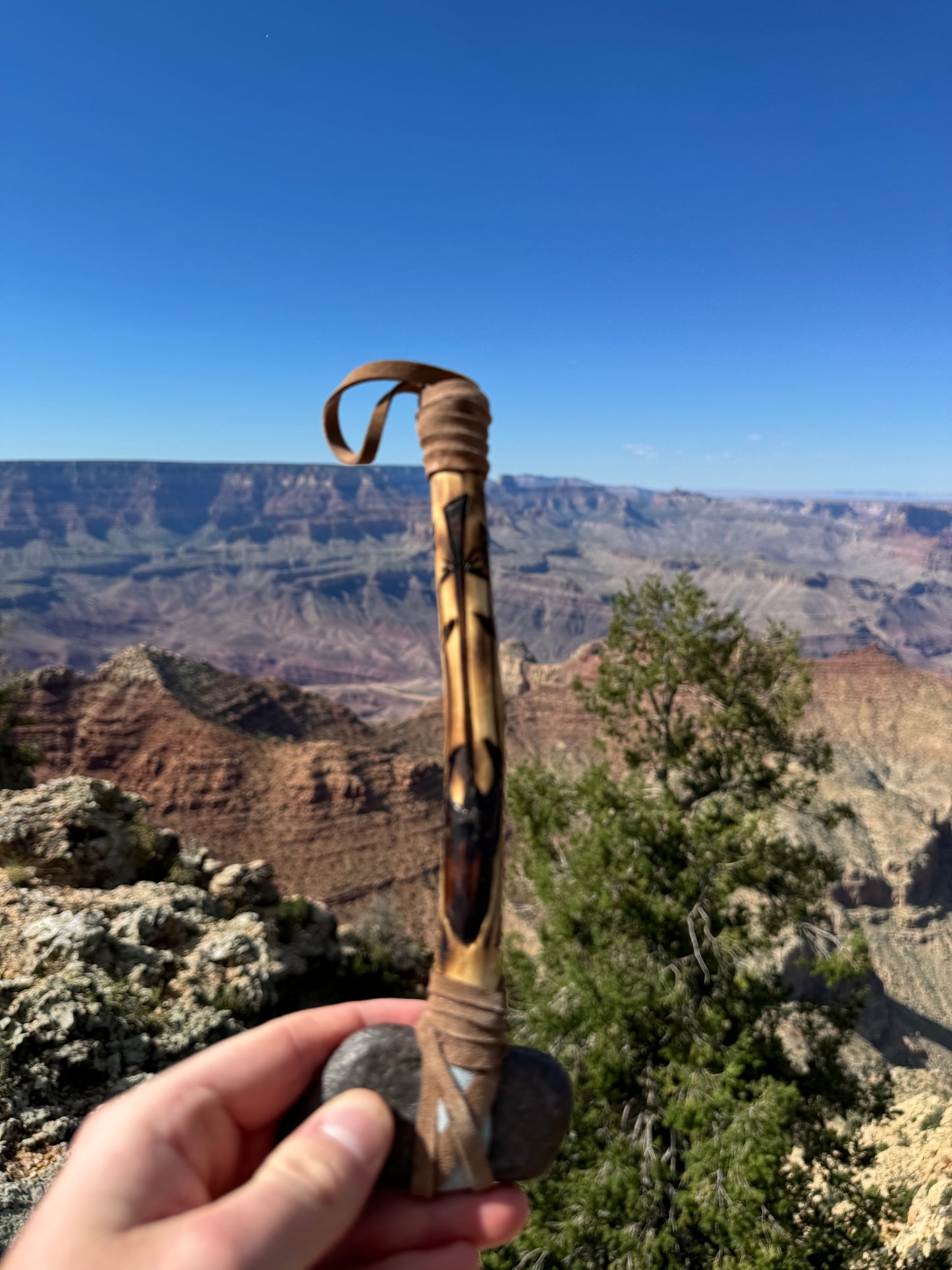 Tomahawk Navajo provenant de Cameron en Arizona (23 cm)
