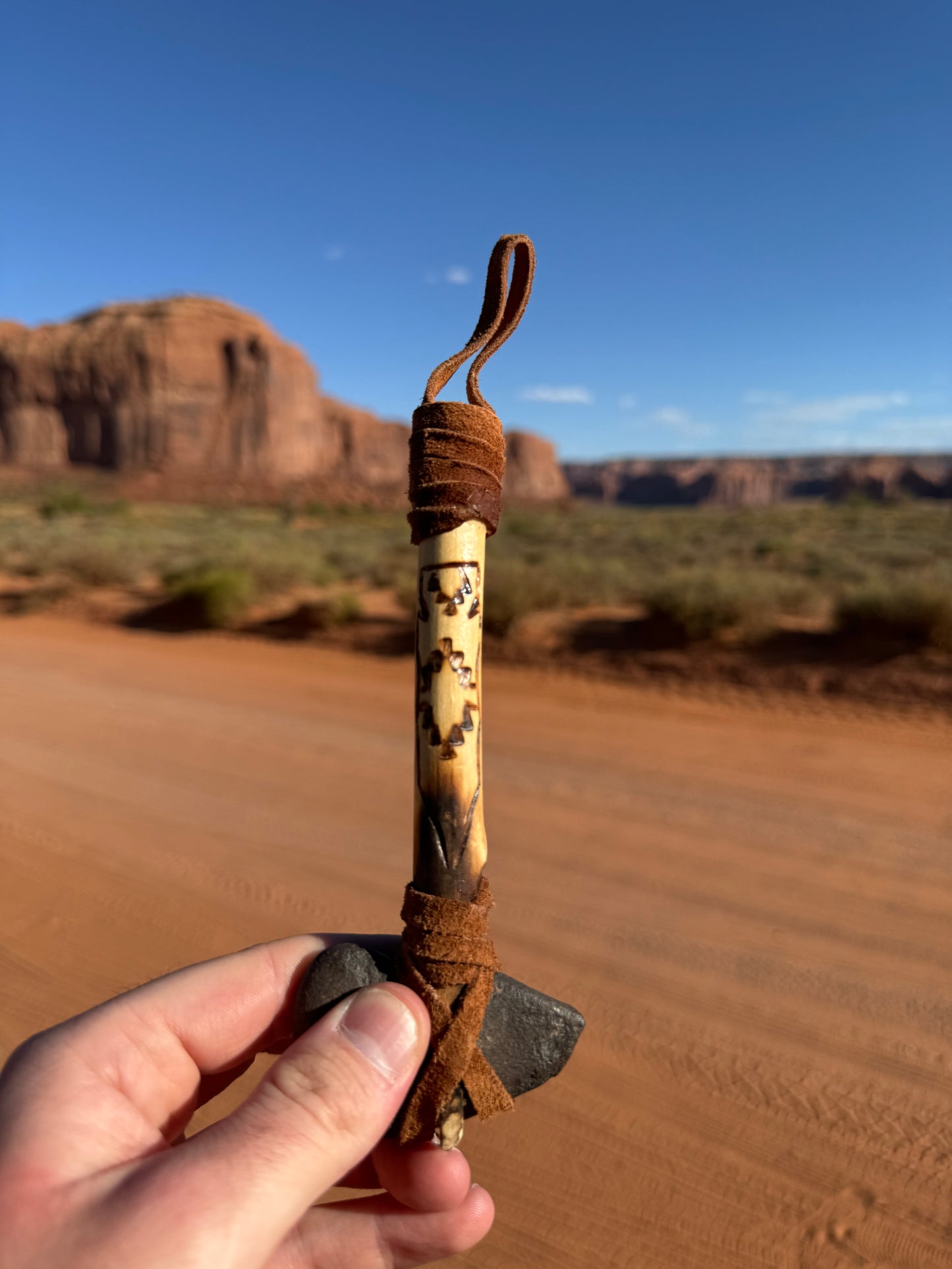 Tomahawk Navajo provenant de Cameron en Arizona (15 cm)