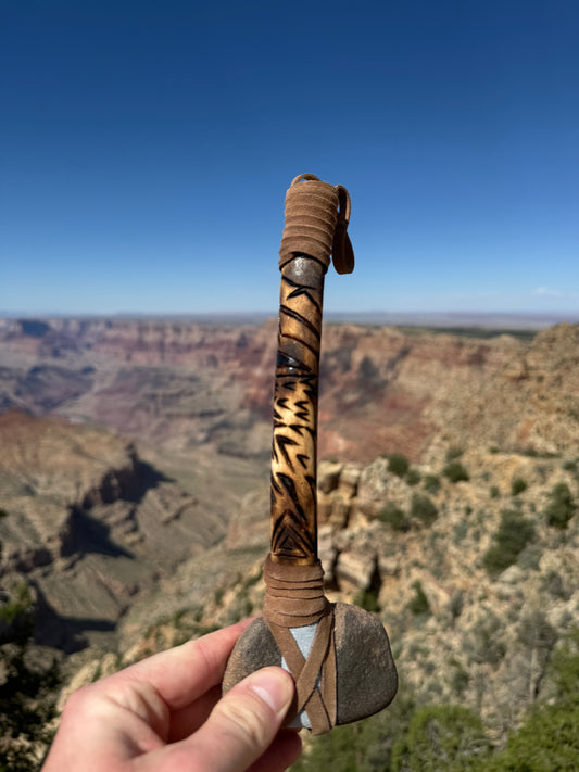 Tomahawk Navajo provenant de Cameron en Arizona (24 cm)