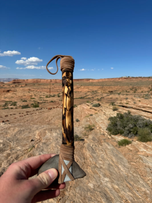Tomahawk Navajo provenant de Cameron en Arizona (23 cm)