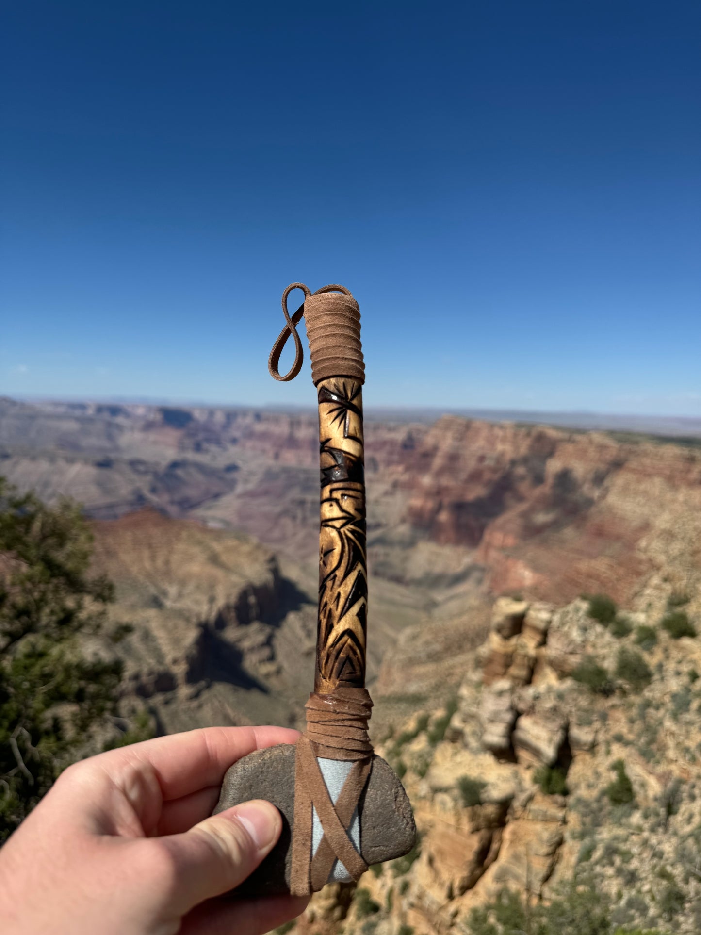 Tomahawk Navajo provenant de Cameron en Arizona (24 cm)