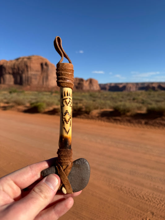 Tomahawk Navajo provenant de Cameron en Arizona (15 cm)