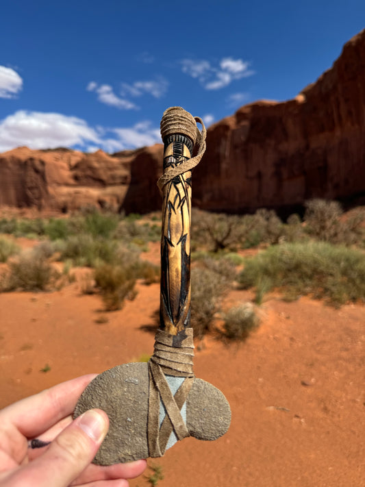 Tomahawk Navajo provenant de Cameron en Arizona (23 cm)