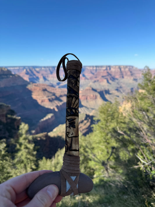 Tomahawk Navajo provenant de Cameron en Arizona (22 cm)