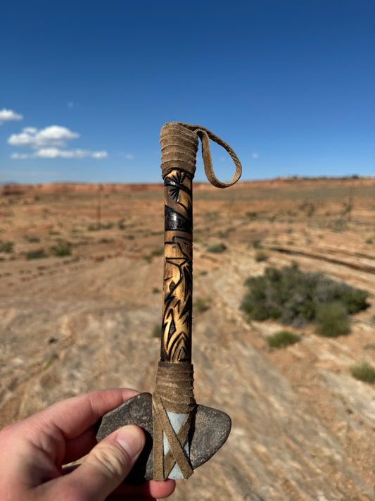 Tomahawk Navajo provenant de Cameron en Arizona (22 cm)