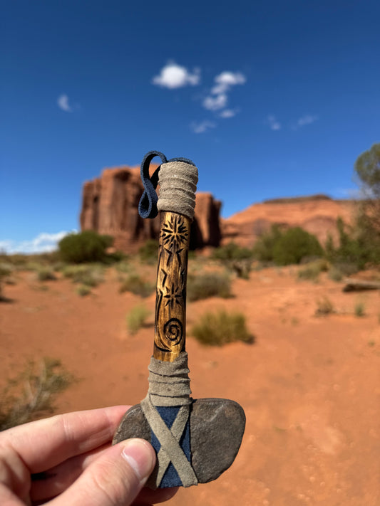 Tomahawk Navajo provenant de Cameron en Arizona (17 cm)