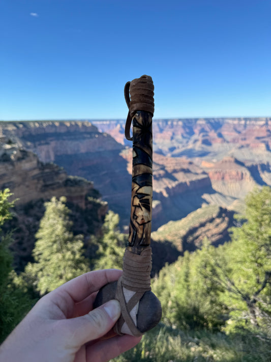 Tomahawk Navajo provenant de Cameron en Arizona (25 cm)