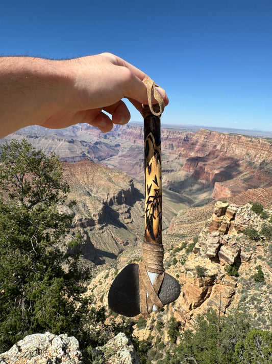 Tomahawk Navajo provenant de Cameron en Arizona (24 cm)