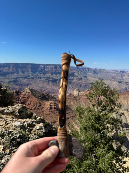 Tomahawk Navajo provenant de Cameron en Arizona (23 cm)